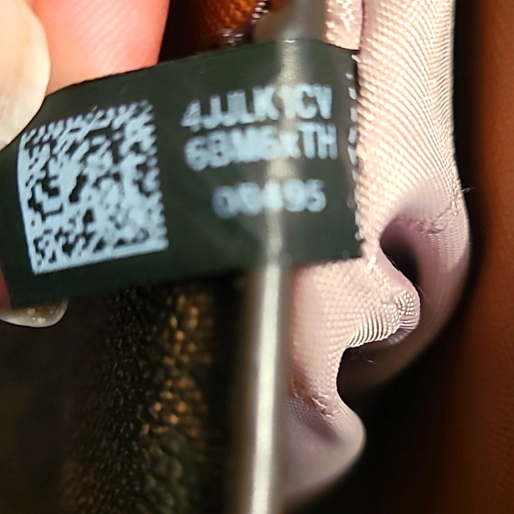Michael Kors Large Gilly Tote - Picture 3 of 4